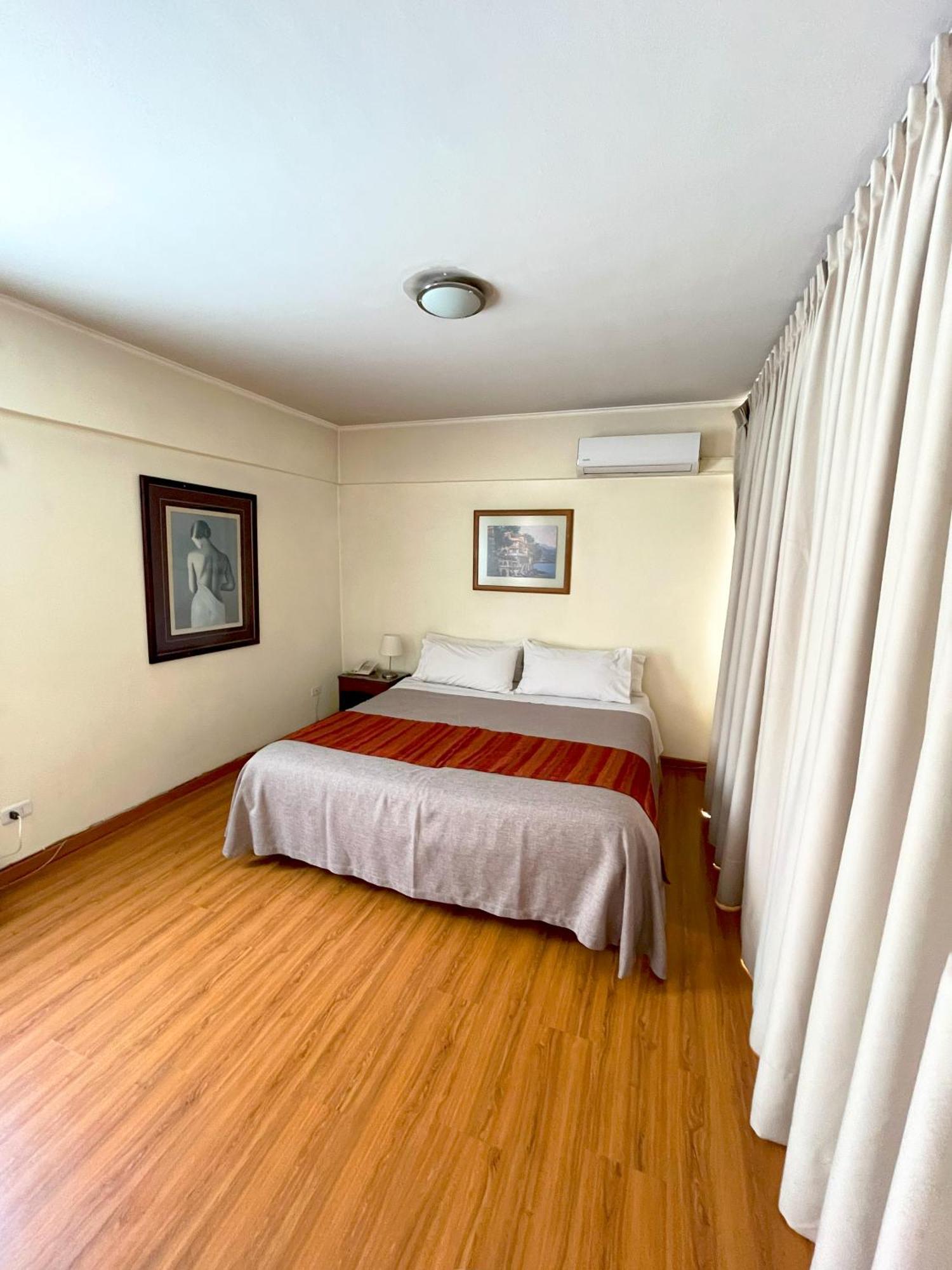 Hotel Dacarlo Сантьяго Екстер'єр фото